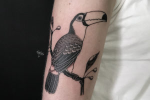 tatuto-tatoueur-bordeaux-bird-tattoo-blackwork