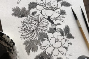 nico-tatuto-hiroshige-estampe-ukiyoe-tattoo-art-sumie-ink-bordeaux-tatouage-floral-botanique-chrysantheme-pivoine-camelia