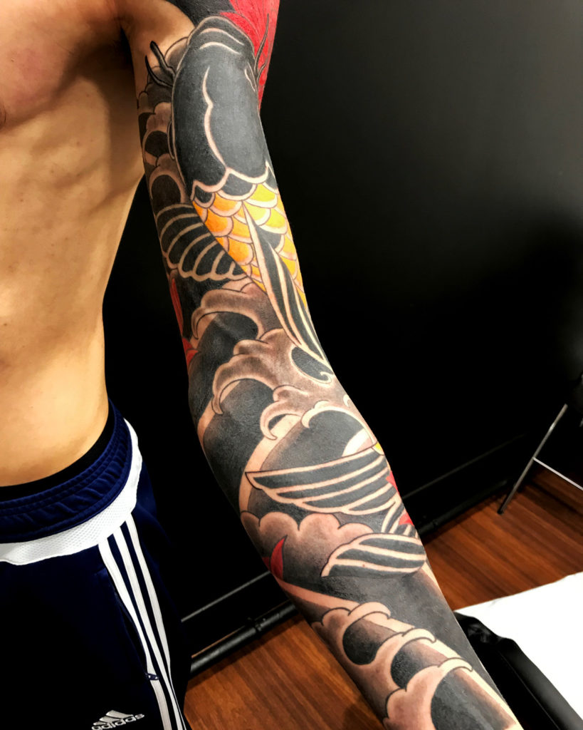 tatuto-carpe-koi-tatouage-japonais-full-sleeve-bordeaux-3