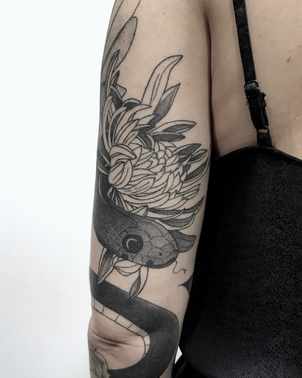 tatuto-tatoueur-bordeaux-bastide-serpent-japonais-chrysantheme-1
