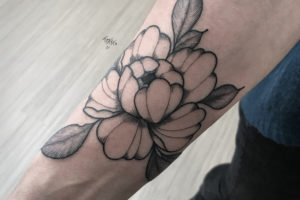 tatuto-pivoine-japonaise-tattoo-tatouage-tatoueur-bordeaux-bastide