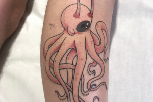 tatuto-eyectopus-tattoo-bordeaux-horror-neo-traditional-2