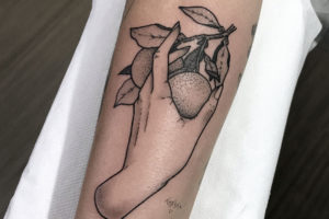 nico-tatuto-oranger-tatouage-studio-bordeaux-tattoo-tatoueur-main-hand-botanic