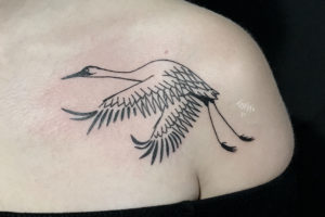 nico-tatuto-grue-japonaise-tatouage-crane-tattoo-japanese-bordeaux-blackwork-flash