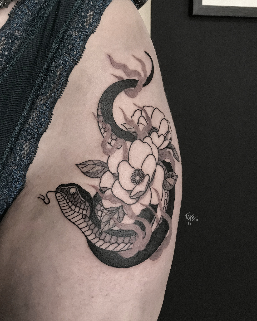 nico-shu-tatuto-tatoueur-bordeaux-snake-serpent-camellia-camelia-flowers-japonais-japanese