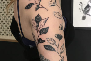 nico-tatuto-tatoueur-floral-bordeaux-botanique-tattoo-tatouage-fleurs