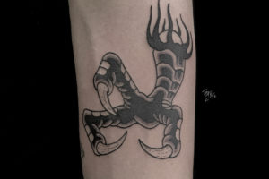 tatuto-dragon-japonais-claw-griffe-tattoo-flash-bordeaux-salon-studio-shop