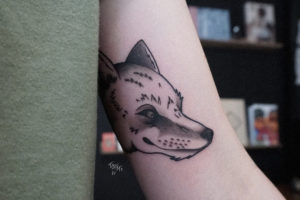 nico-tatuto-renard-bordeaux-tatoueur-blackwork-kitsune