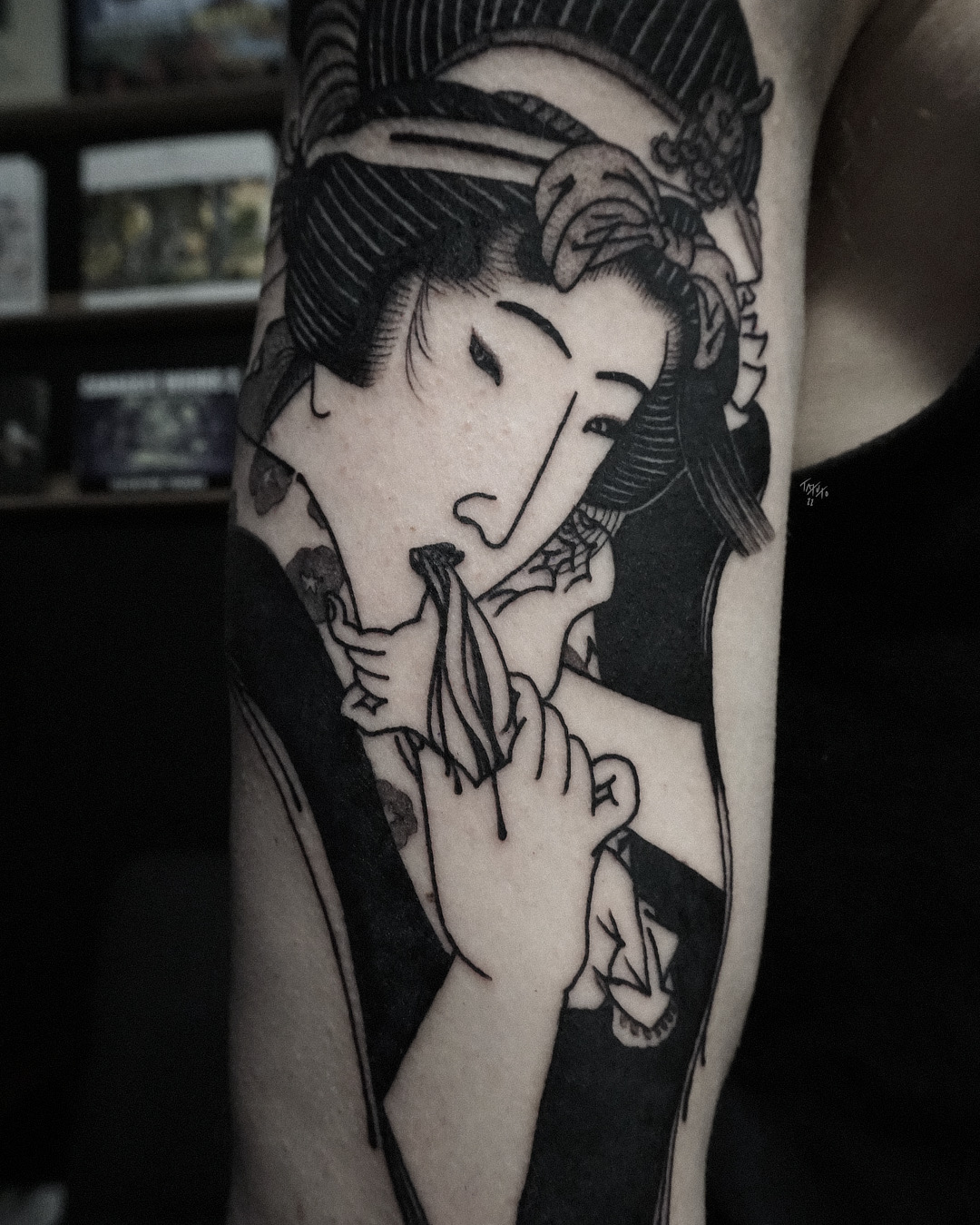 nico-tatuto-geisha-dark-japanese-surreal-art-tattoo-flash-tatoueur-bordeaux-tatouage-france-black-tattoo-blackwork-le-placard-2