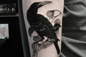 nico-tatuto-tatoueur-bordeaux-tattoo-flash-crow-oiseau-corbeau-dark-blackwork-bird-corneille