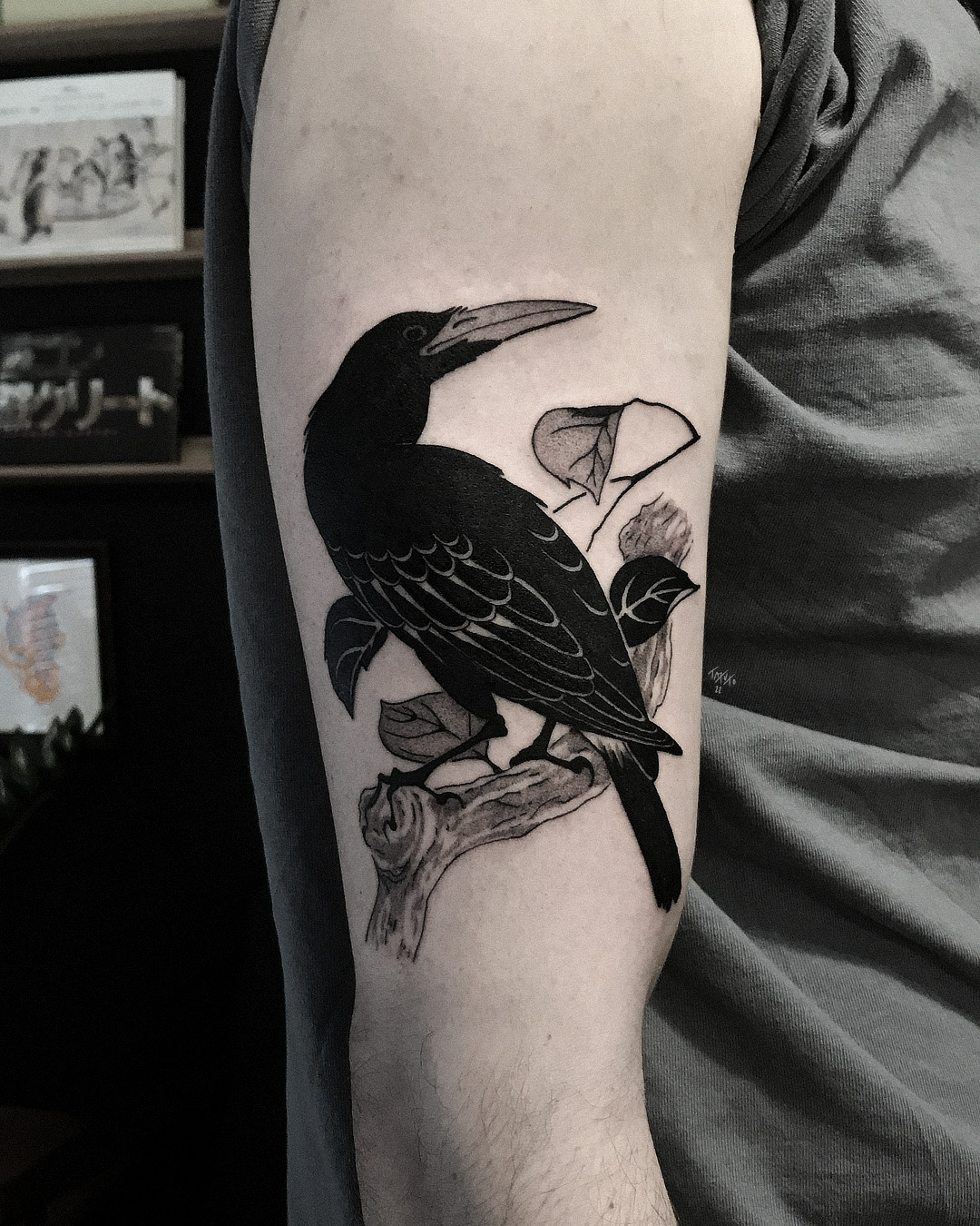 nico-tatuto-tatoueur-bordeaux-tattoo-flash-crow-oiseau-corbeau-dark-blackwork-bird-corneille