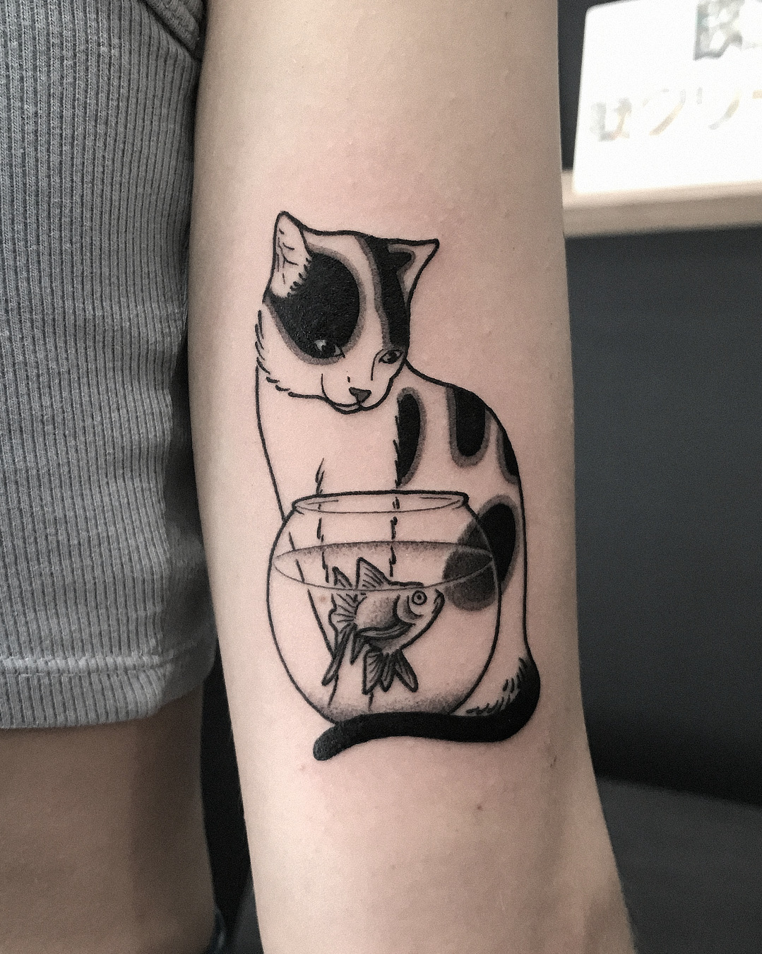 nico-tatuto-tatoueur-bordeaux-bastide-chat-noir-blackwork-poisson-meilleur-tattoo-flash-cute