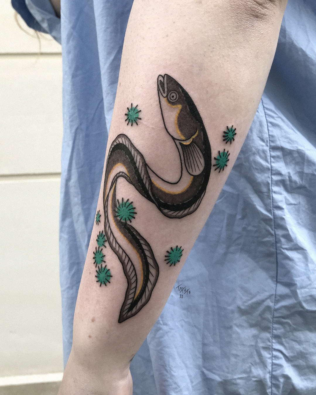 nico-tatuto-tattoo-bordeaux-flash-bastide-tatoueur-anguille-eel-vegetal-japonais-japanese-black-fineline-floral-botanical-meilleur-couleur-1
