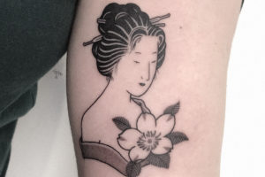nico-tatuto-tattoo-bordeaux-flash-bastide-tatoueur-geisha-woman-japonais-japanese-black-fineline-floral-botanical-meilleur