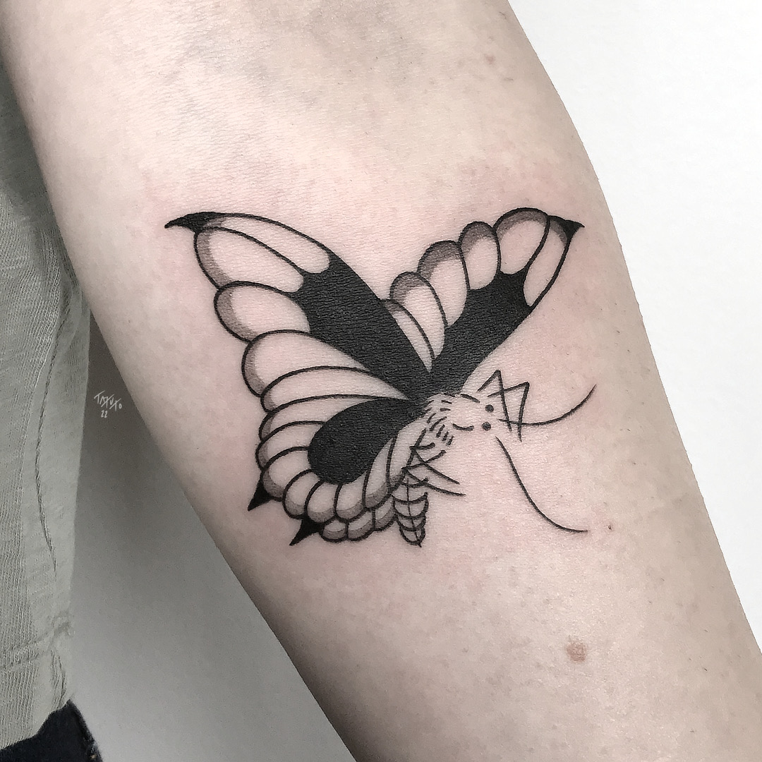 nico-tatuto-tattoo-bordeaux-flash-bastide-tatoueur-papillon-butterfly-japonais-japanese-black-fineline-floral-botanical-meilleur