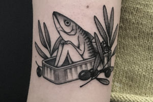 nico-tatuto-maquereau-sardine-boite-tatoueur-tattoo-placard-bordeaux-gironde-olive-olivier-branche-floral