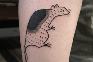 nico-tatuto-tatoueur-bordeaux-rat-souris-placard-animal-tattoo-sshop-flash