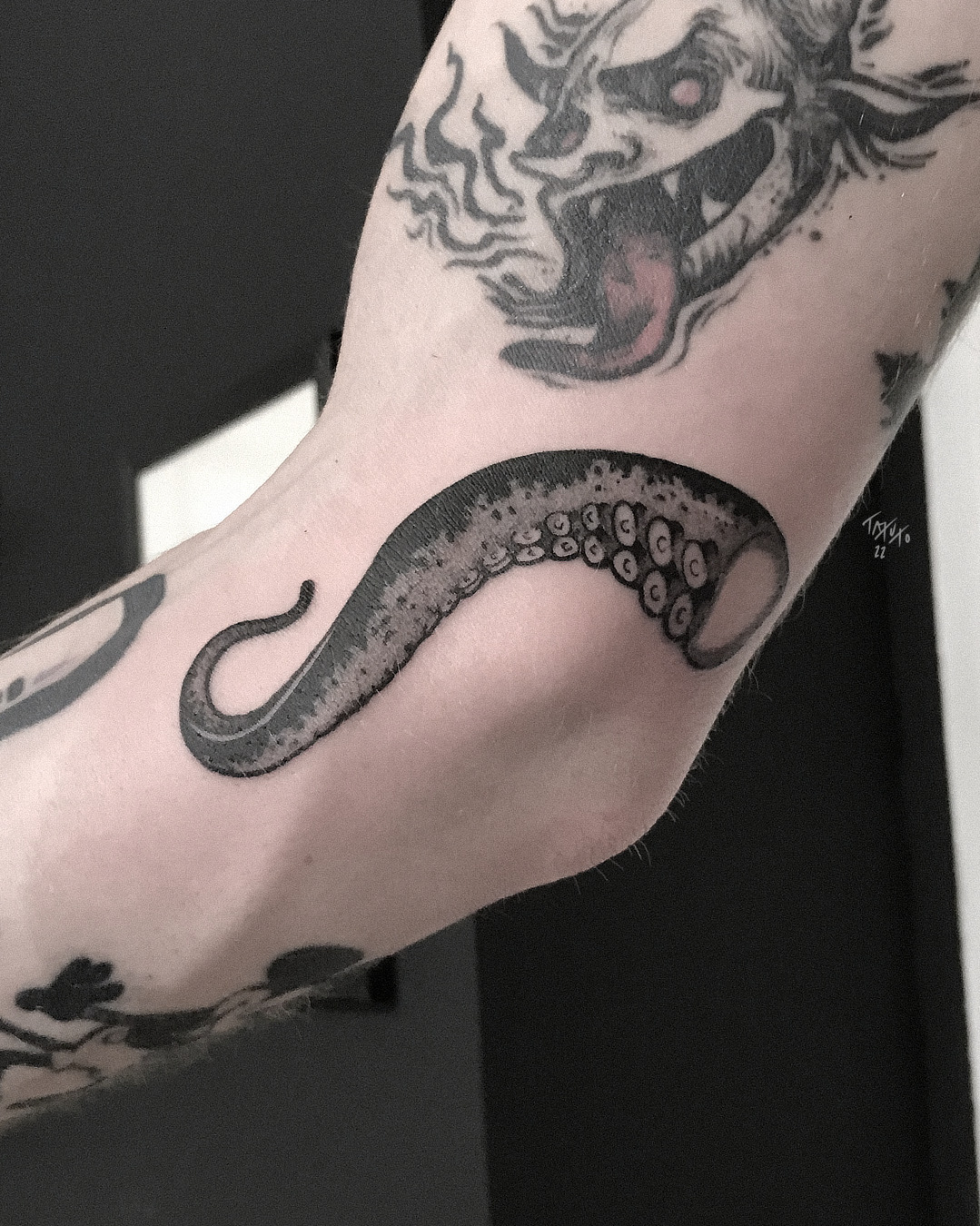 nico-tatuto-tatoueur-bordeaux-studio-tatouage-best-tentacule-pieuvre-octopus-japonais-japanese-tattoo-2