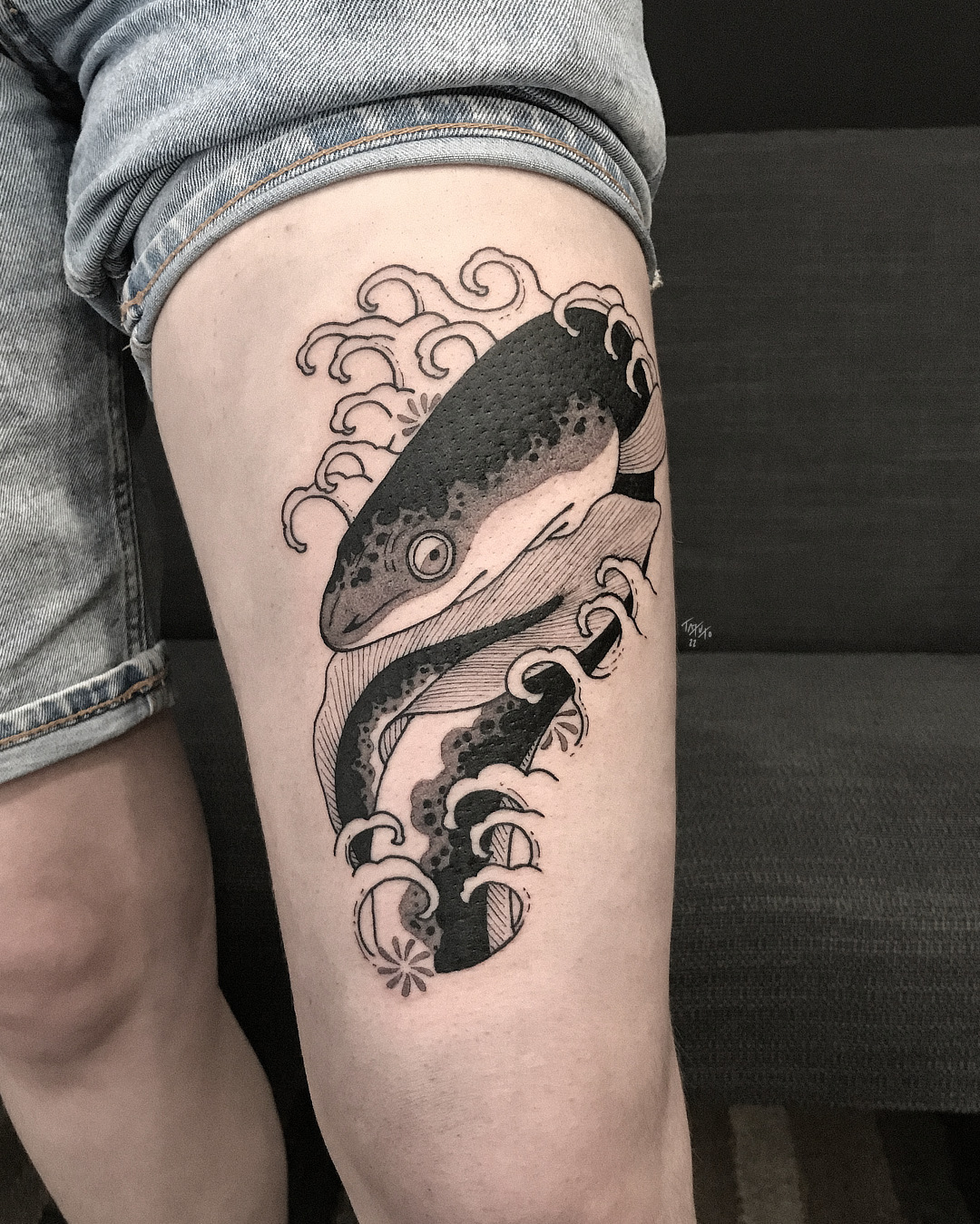 nico-tatuto-tatoueur-bordeaux-tattoo-shop-studio-japonais-blackwork-anguille-japanese-meilleur-eel-fishing-fish-poisson-sealife