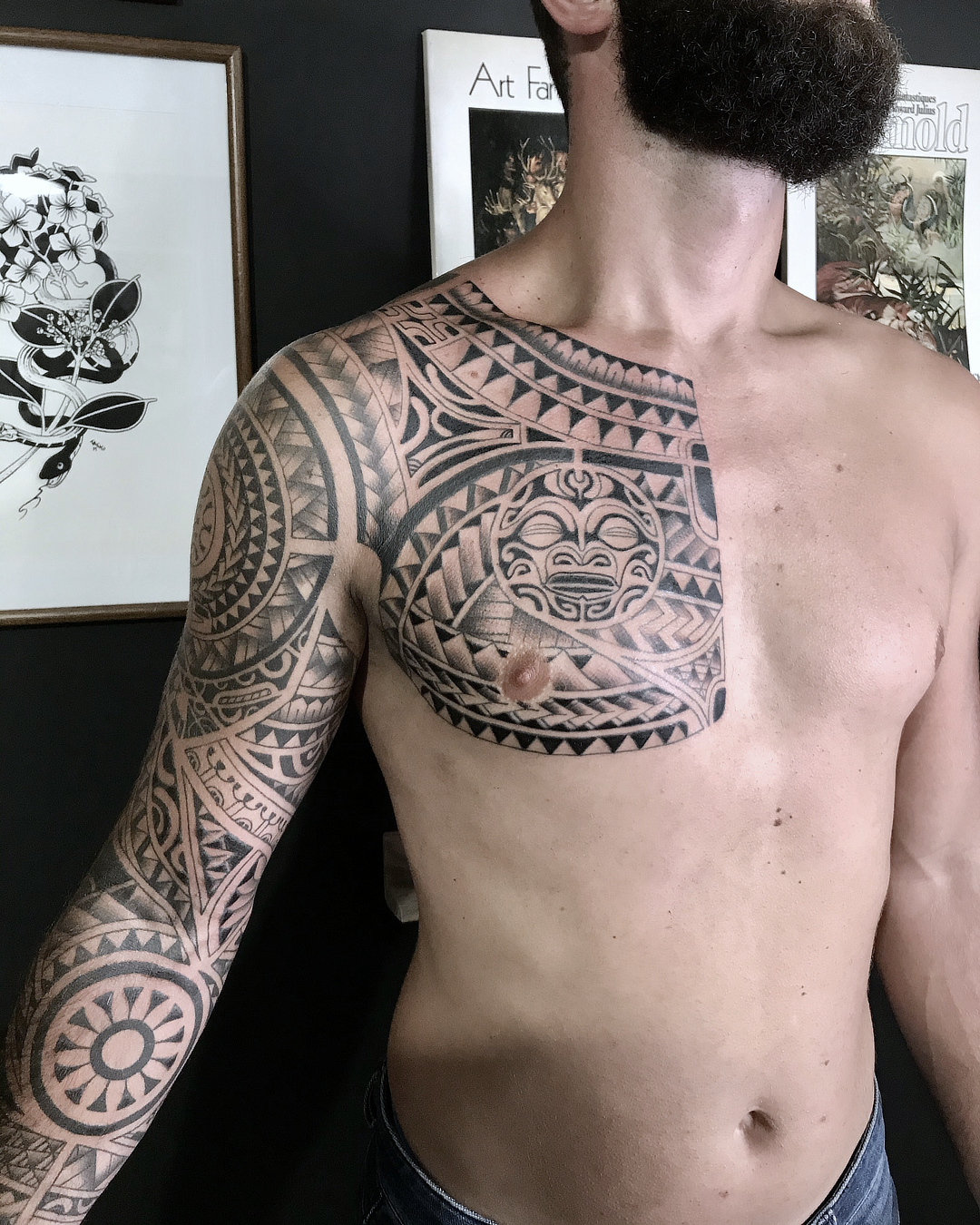 bras-complet-motif-polynesien-bordeaux-gironde-rive-droite-bastide-tribal-maori-signification-tiki-3