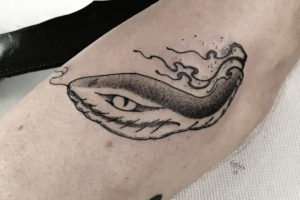 nico-tatuto-flash-serpent-snake-japonisme-japonais-traditional-tattoo-tatouage-tatoueur-bordeaux-placard-shop-gironde-blackwork-1