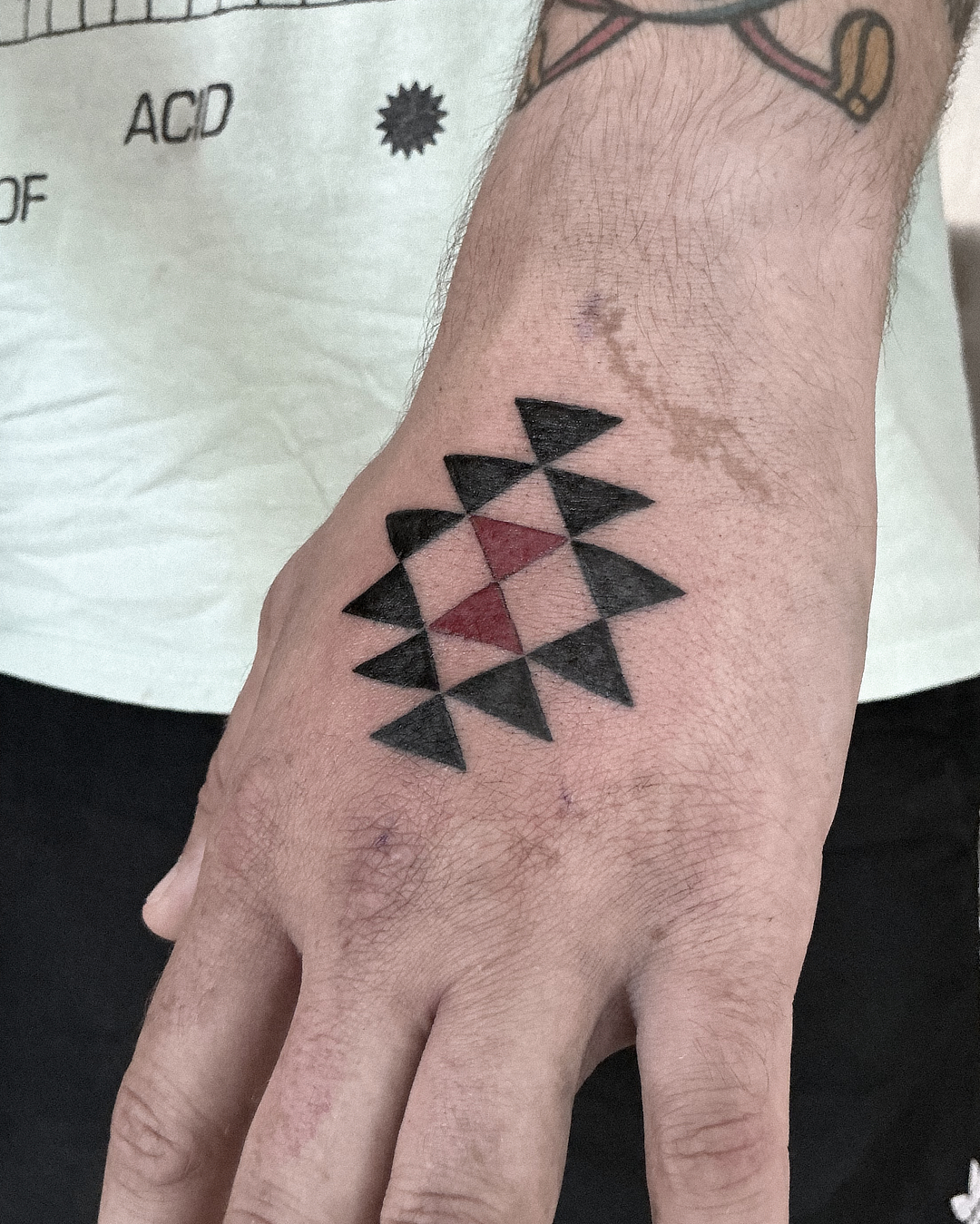 nico-tatuto-tatoueur-bordeaux-talence-maori-polynesien-whetu-etoile-motif-amerindien-traditionnel-oldschool-2