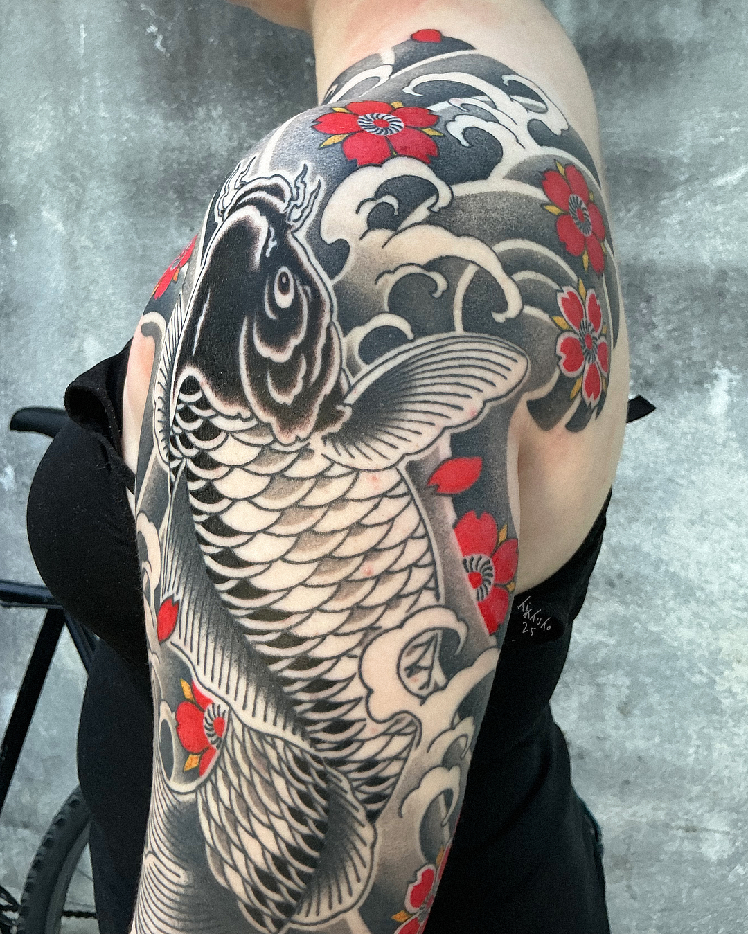 nico-tatuto-tatoueur-japonais-bordeaux-talence-tatouage-tattoo-carpe-koi-fleur-cerisier-trad-cherry-blossom-sakura-2025-3